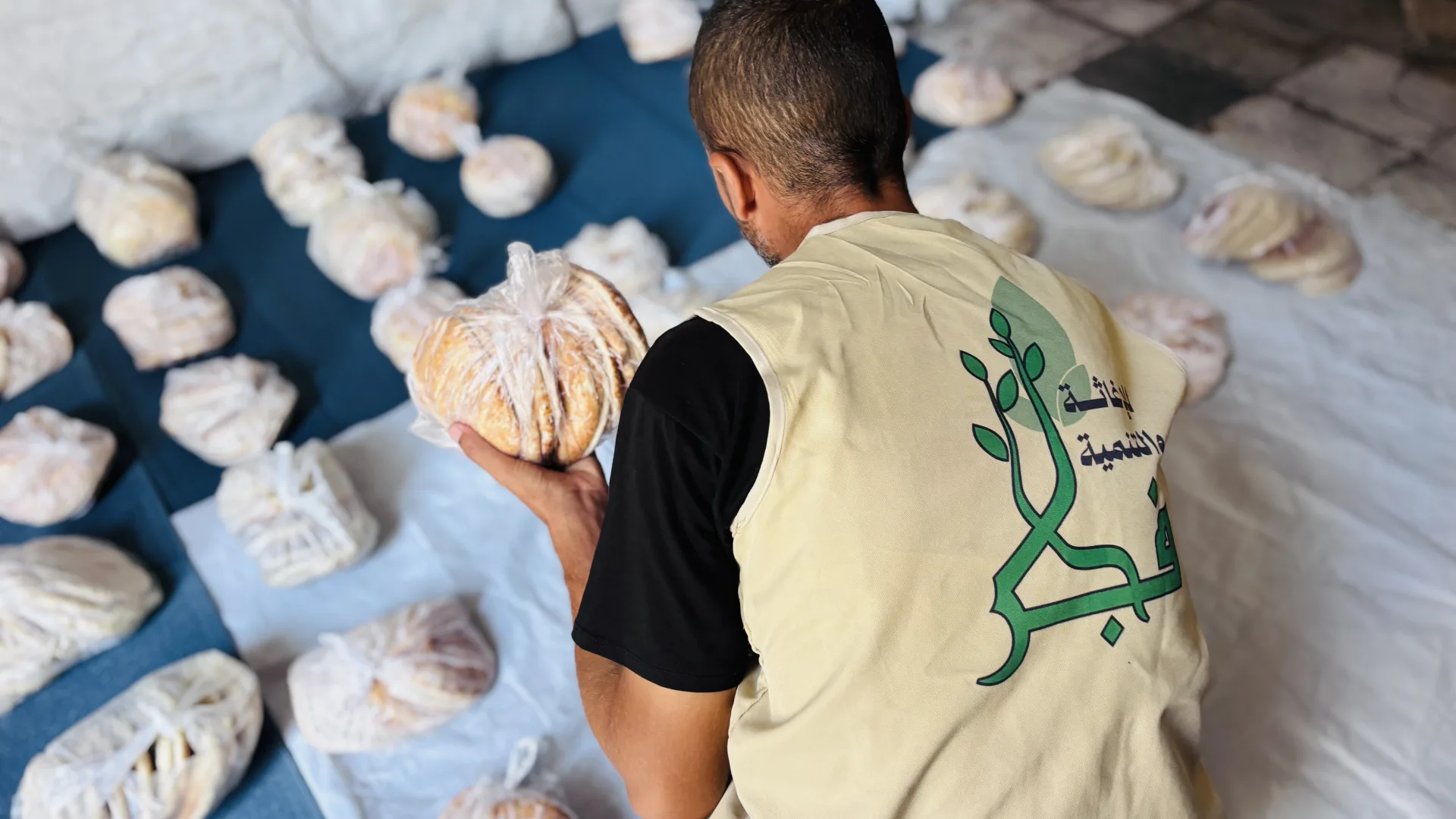 أرغفة الأمل: لقمة تعيد الدفء
